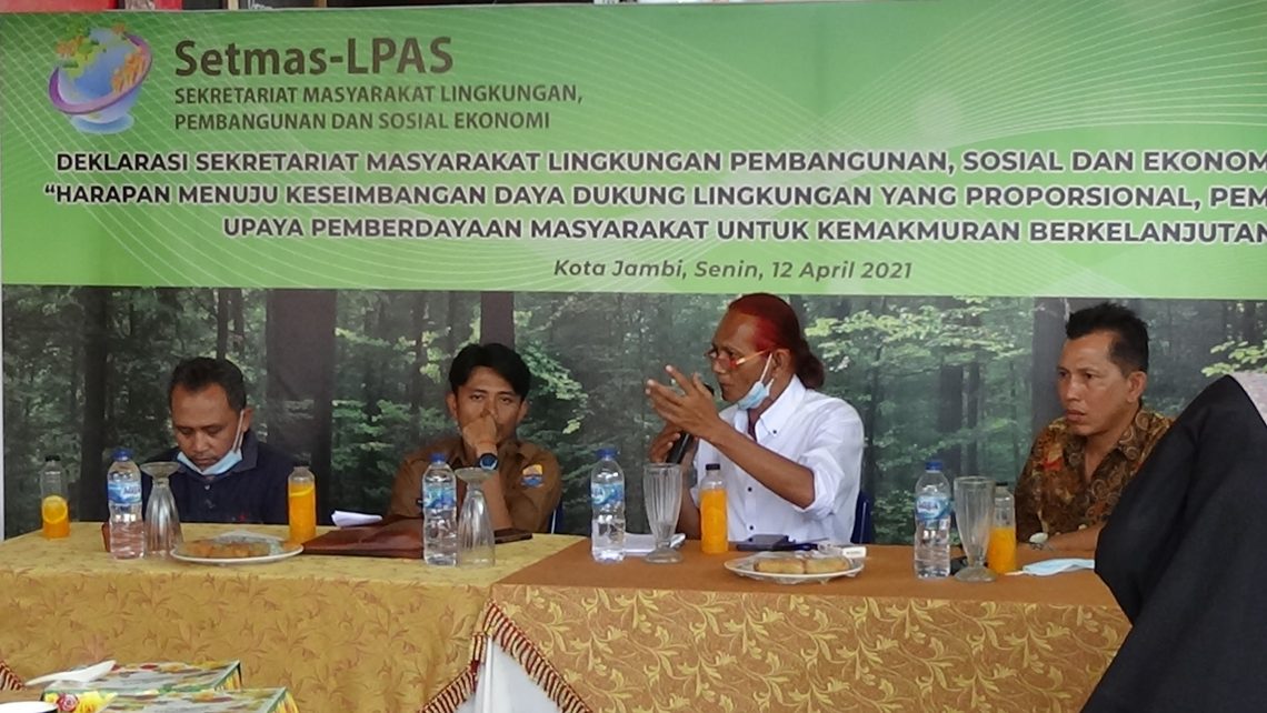 Direktur Eksekutif Setmas-LPAS, Wisma Wardana (kemeja putih).