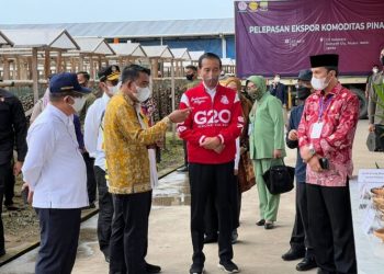 Ketua DPRD Edi Purwanto Saat Dampingi Presiden Jokowi di Jambi( Poto Ist)