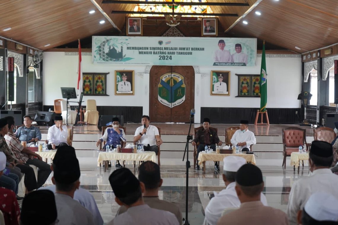 Bupati M Fadhil Arief Bersama Wabup Bakhtiar Dalam Acara( Poto G12)