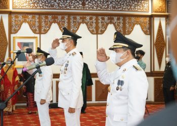 Tiga Penjabat Bupati saat dilantik(Poto ist/G12)