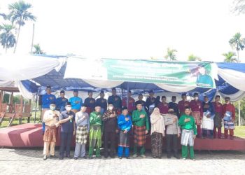 Poto bersama Bupati Fadhil Arief dan pengurus lembaga adat( Poto Shelly G12)