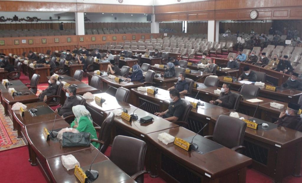 Poto Paripurna DPRD Provinsi Jambi(Poto Supri G12)