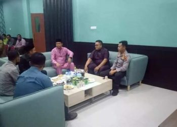 Anggota DPRD dan Sekwan saat audiensi bersama Kapolres Batanghari(Poto Supri G12)