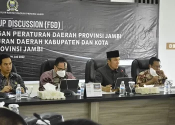 Ketua DPRD Provinsi Jambi Edi Purwanto saat buka FGD(Poto ist G12)