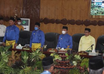 Gubernur Jambi bersama Bupati dan Wakil Bupati Tanjab Barat(Poto Supri G12)