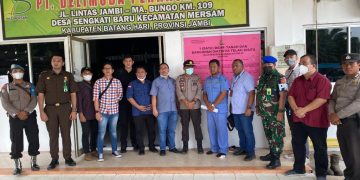 Tim Kejaksaan Agung dan Polri di PT DMP di Desa Sengkati Baru(Poto ist G12)