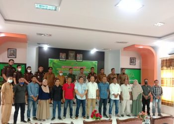 Poto bersama Kajari Batanghari, Kapolres,Kastel Kodim,Instansi Terkait, dan pihak rekanan(Poto Supri G12)