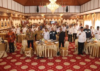 Gubernur Jambi bersama tim monev KPK(Poto Supri)