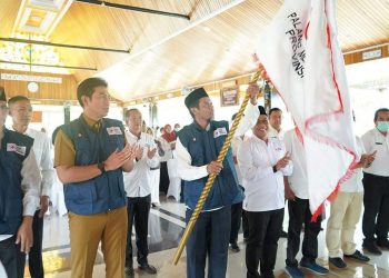 Bupati Batanghari M Fadhil Arief dan Sekda M Azan saat pelantikan PMI(Poto Shely)
