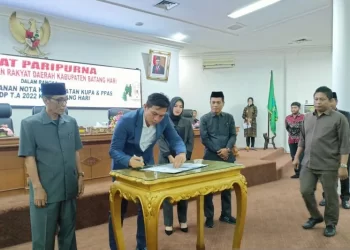 Bupati Batanghari Tandatangani Persetujuan Nota Pengantar KUPA PPAS(Poto ist)