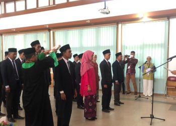 Ketua Bawaslu Batanghari, Indra Tritusian saat ambil sumpah 24 Panwascam(Poto G12)