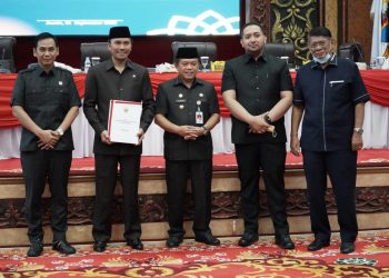 Gubernur Jambi Alharis bersama Ketua DPRD Edi Purwanto(Poto ist)