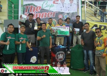 Bupati Fadhil Arief dalam acara lomba Burung berkicau.(poto ist)