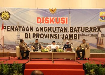 Gubernur bersama Kapolda Jambi saat gelar sosialisasi bersama pihak perusahaan tambang(Poto ist G12)
