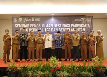 Gubernur Jambi bersama Pejabat terkait dalam acara sosialisasi pengelolaan destinasi wisata(Poto ist)