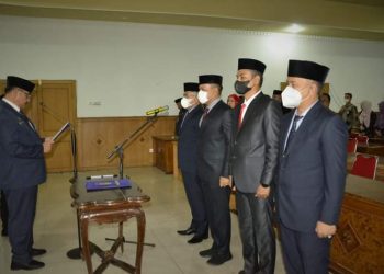 Empat Pejabat Eselon II saat diambil sumpah jabatan(Poto G12)