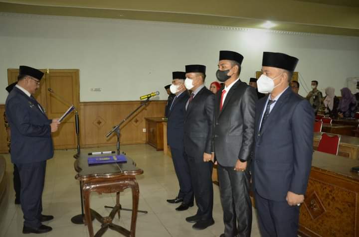 Empat Pejabat Eselon II saat diambil sumpah jabatan(Poto G12)