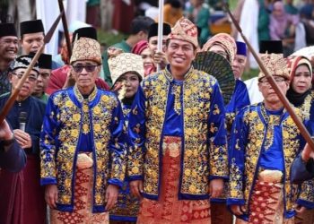 Bupati Batanghari Mhd Fadhil Arief, Wakil Bupati Batanghari Bakhtiar dan Ketua LAM Batanghari Fatahuddin Abdi(poto hms-g12)