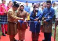 Gubernur Jambi Al Haris beserta istri bersama wakil Gubernur Abdullah Sani beserta istri saat potong pita Resmikan Jambi Mantap Expo(poto richi)