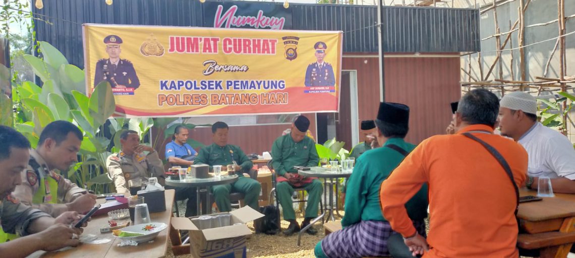 Jum'at Curhat bersama Kapolsek Pemayung(Poto Supri)