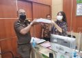 JPU Pada Kejari Batanghari saat serahkan berkas perkara ke Pengadilan Tipikor Jambi.(poto G12)