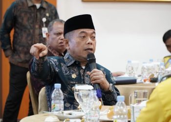 Gubernur Jambi Al Haris saat audiensi bersama sopir batubara(Poto harun-G12)