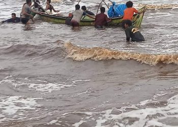 Timsar Gabungan saat mencari korban (Poto Hms G12)