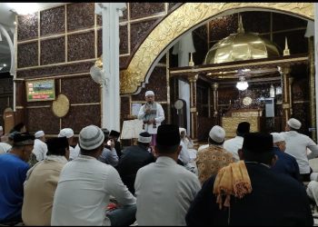 Gubernur Al Haris dalam sambutan di Masjid Agung Al Falah kota Jambi(poto ist JE)