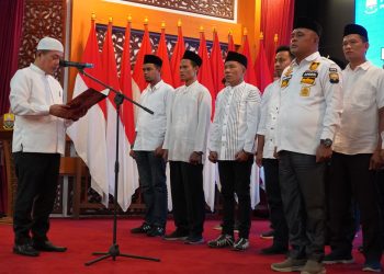 Gubernur Al Haris saat Lantik Panitia Rakernas APDESI(Poto Novriansyah)