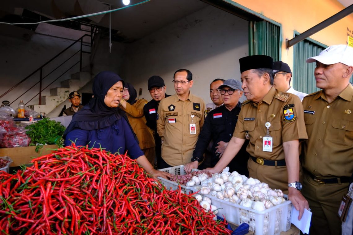 Wagub Abdullah Sani saat sidak Pasar Angso Duo,(Poto ist)