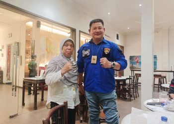 Ketua APSI Jambi Eryanto bersama Ketua JPKP Provinsi Jambi(Poto Herlas G12)