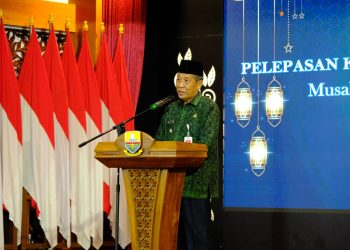 Wakil Gubernur Jambi Abdullah Sani dalam sambutan pelepasan kontingen Qiraatil Kutub(Poto Hms-G12)
