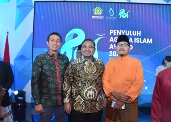 Bupati Batanghari Fadhil Arief bersama Menteri Agama Yaqut Cholil qumas.(Poto Hms G12