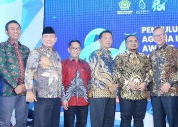 Bupati Batang Hari bersama Menteri Agama RI di Jakarta(Poto Hms-G12)
