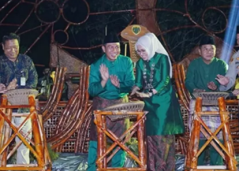 Bupati Fadhil Arief Beserta Istri di acara Penutupan Kota Minyak Swarnabhumi