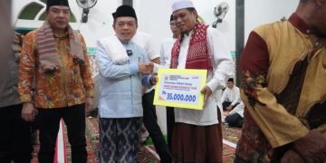 Gubernur Jambi, Dr. H. Al Haris, S.Sos, MH bersama Tim saat melakukan Safari Ramadhan. (Foto: Novriansah)