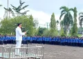 Bupati Batang Hari Fadhil Arief saat melantik PPPK di Halaman Kantor Bupati Batang Hari(poto hms G12)