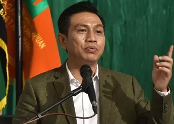 Bupati Fadhil Arief saat menghadiri Sidang Senat Terbuka di IAI Nusantara Batang Hari(poto hms-g12)